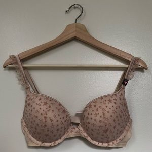 Victoria’s Secret Pushup Bra 32D NWT!